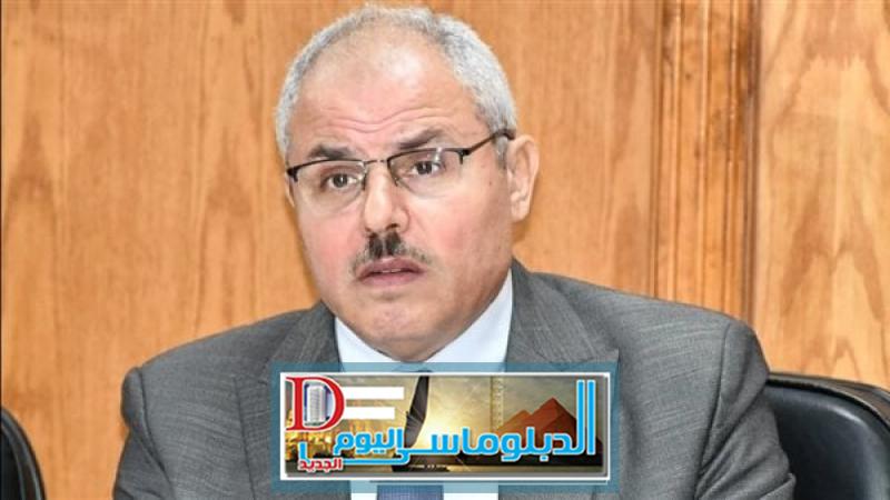 الدكتور ناصر مندور رئيس جامعة القناة